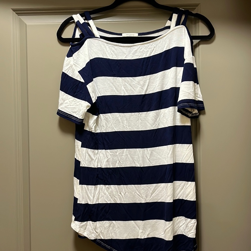 Boutique Navy and white top